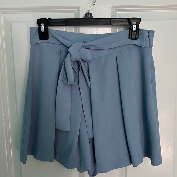 Zara light blue flowy shorts - Picture 1 of 4